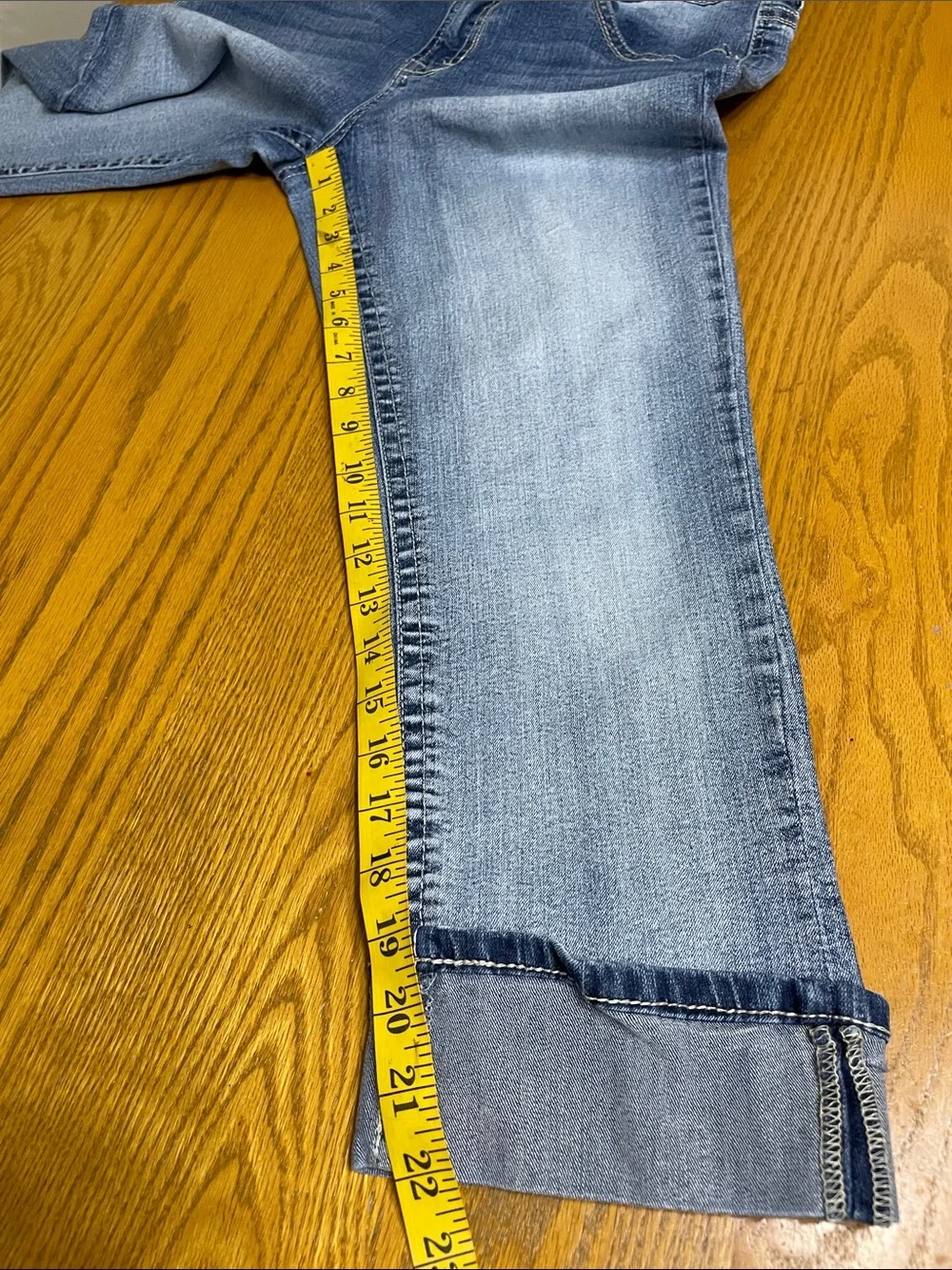 Wallflower Luscious Curvy Fit Light Blue Cropped Jeans Cuffed Juniors Size 13
